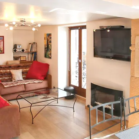 Chaleureux A 63 M² Cheminee