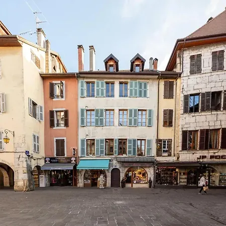 Chaleureux A Annecy, 63 M², Cheminee Apartmán