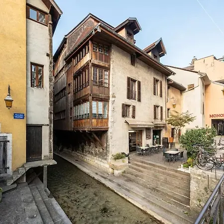 Chaleureux A 63 M² Cheminee *